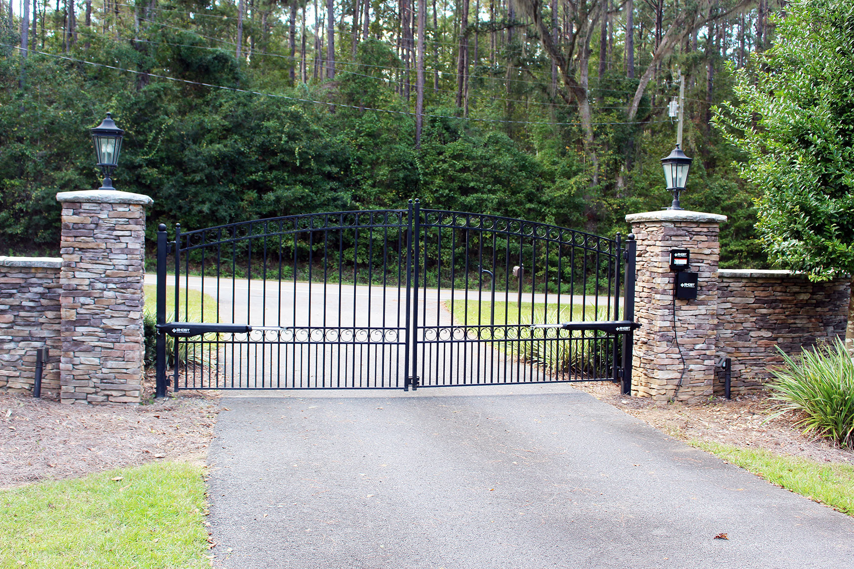 Decorative Series Dual Automatic Gate Kit with Tube Gate Brackets- DD2U